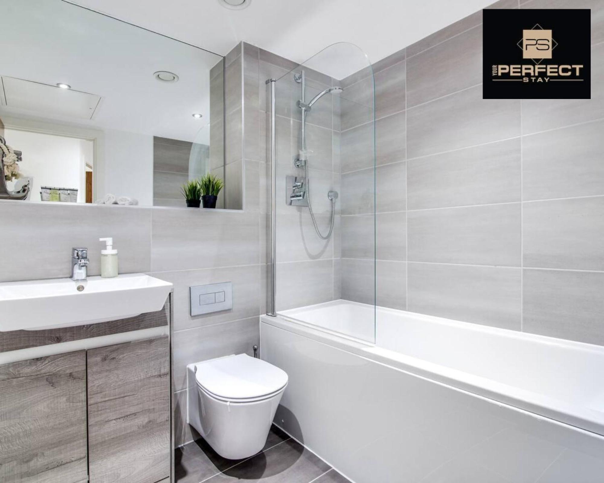 Luxe Modern Apartment By Your Perfect Stay Short Lets Бирмингам Екстериор снимка