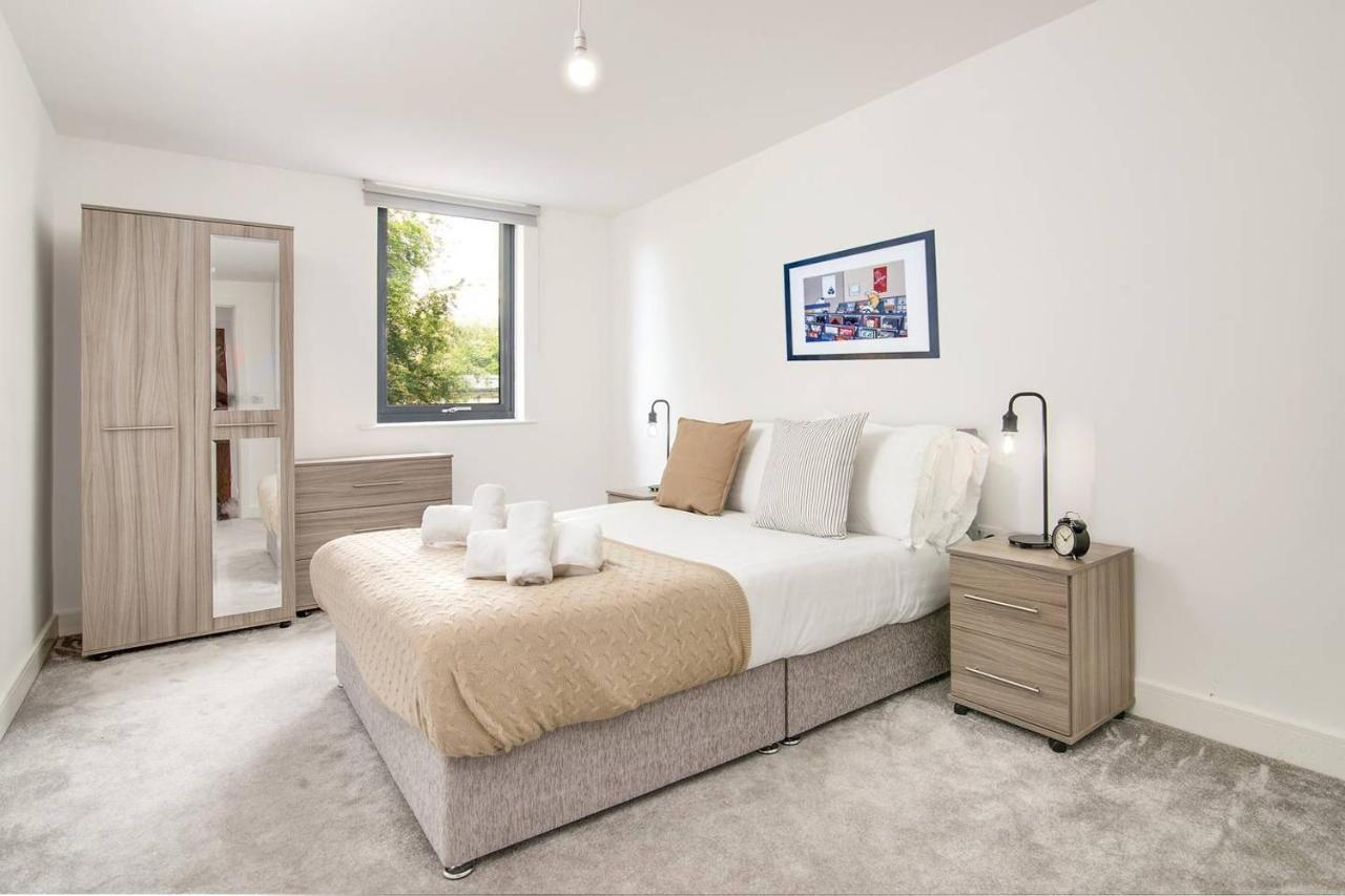 Luxe Modern Apartment By Your Perfect Stay Short Lets Бирмингам Екстериор снимка