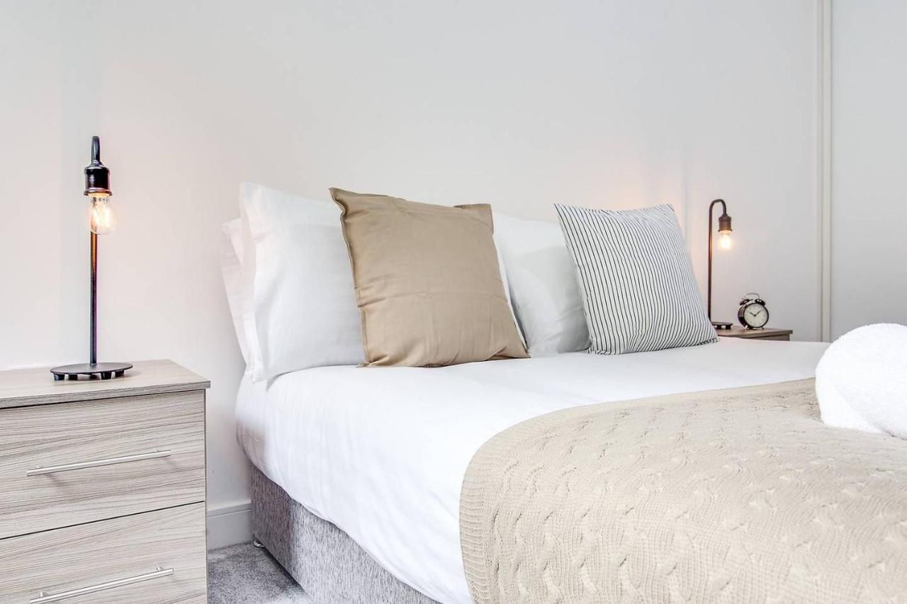 Luxe Modern Apartment By Your Perfect Stay Short Lets Бирмингам Екстериор снимка